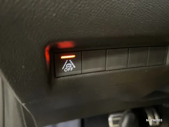 PEUGEOT 208 ELECTRIQUE II - voiture d'occasion - Photo 15