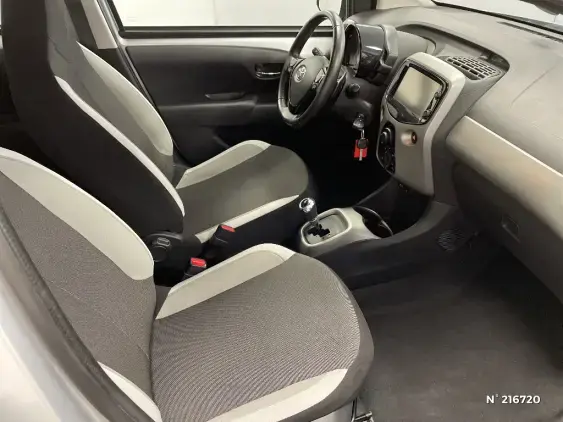 TOYOTA AYGO II - voiture d'occasion - Photo 10