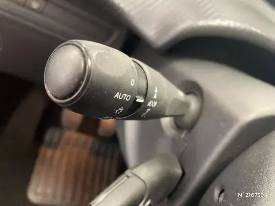 PEUGEOT 208 - voiture d'occasion - Photo 30