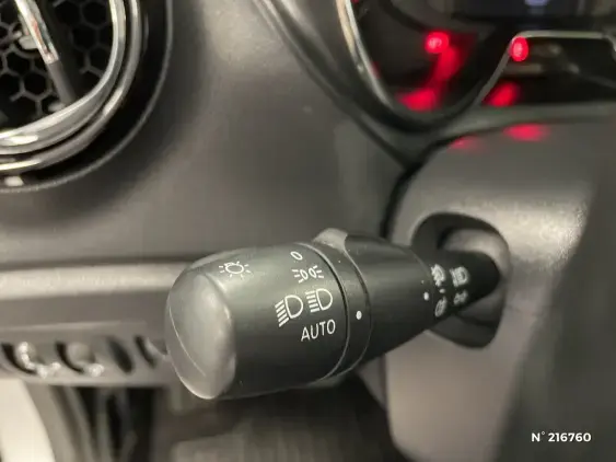 RENAULT CAPTUR - voiture d'occasion - Photo 26