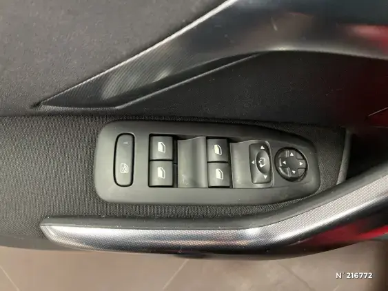 PEUGEOT 2008 - voiture d'occasion - Photo 30