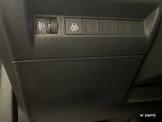 PEUGEOT 2008 II - voiture d'occasion - Photo 15