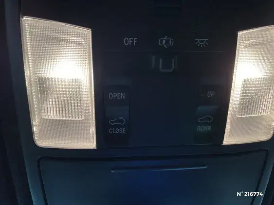 TOYOTA RAV4 V - voiture d'occasion - Photo 26