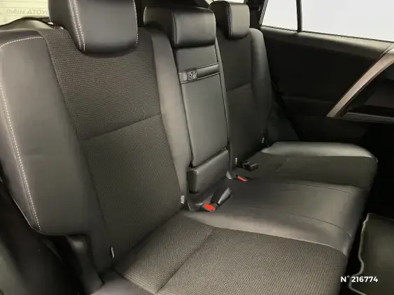 TOYOTA RAV4 V - voiture d'occasion - Photo 11