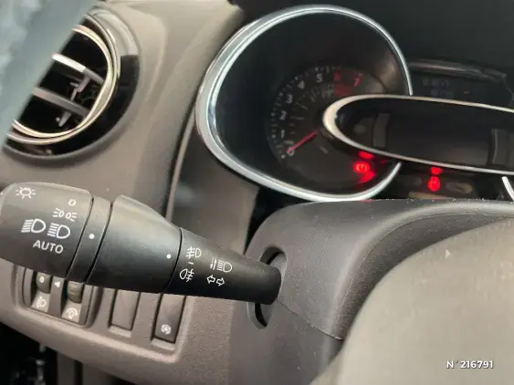 RENAULT CLIO IV - voiture d'occasion - Photo 24