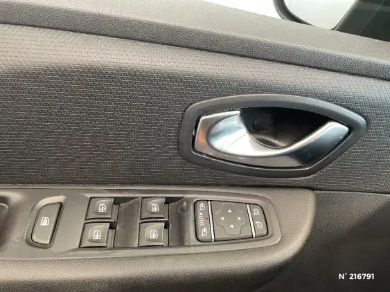 RENAULT CLIO IV - voiture d'occasion - Photo 27