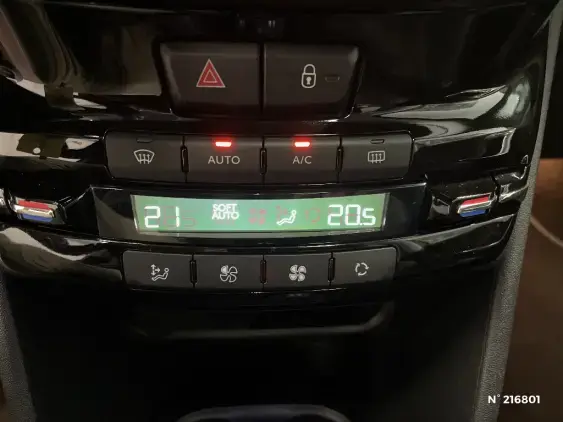 PEUGEOT 2008 - voiture d'occasion - Photo 27