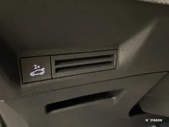 PEUGEOT 3008 ELECTRIQUE III - voiture d'occasion - Photo 15