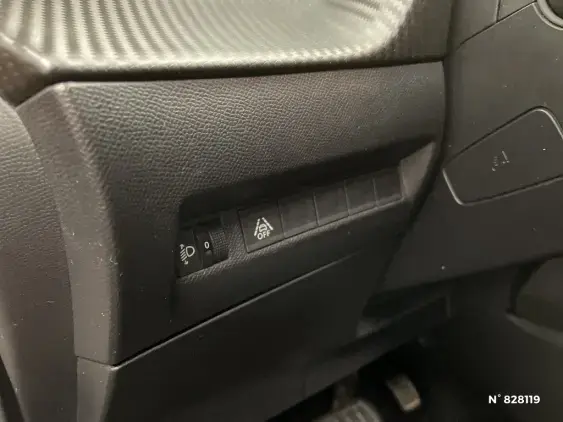 PEUGEOT 2008 ELECTRIQUE II - voiture d'occasion - Photo 15