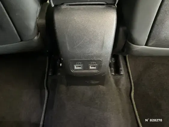 PEUGEOT 2008 II - voiture d'occasion - Photo 31