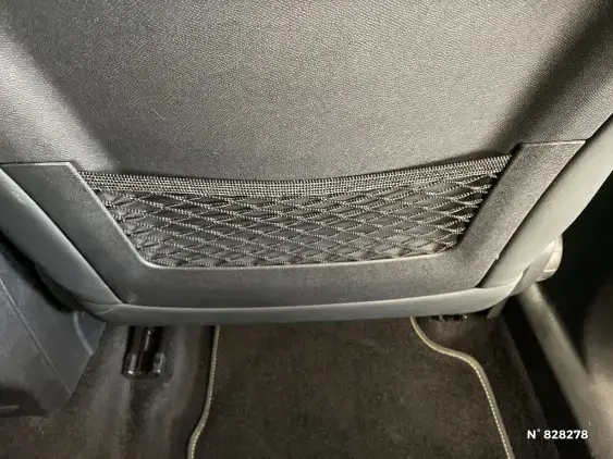 PEUGEOT 2008 II - voiture d'occasion - Photo 32