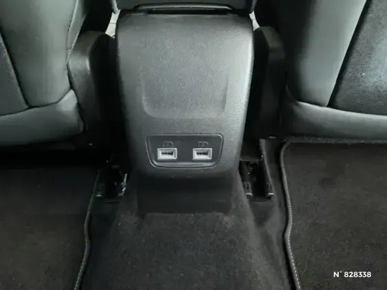 PEUGEOT 2008 II - voiture d'occasion - Photo 31