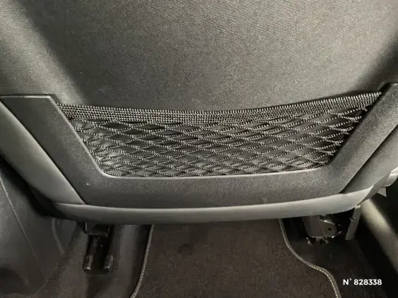 PEUGEOT 2008 II - voiture d'occasion - Photo 32