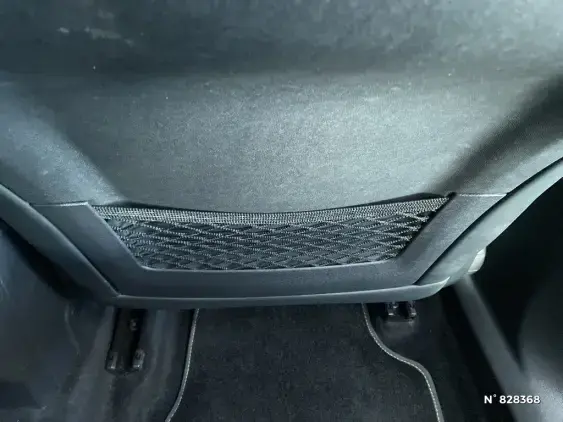 PEUGEOT 2008 II - voiture d'occasion - Photo 32