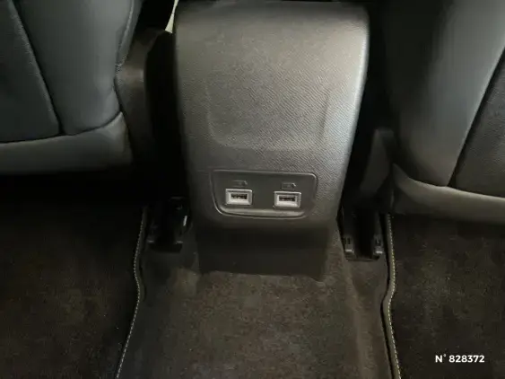 PEUGEOT 2008 II - voiture d'occasion - Photo 31