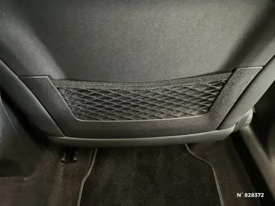 PEUGEOT 2008 II - voiture d'occasion - Photo 32