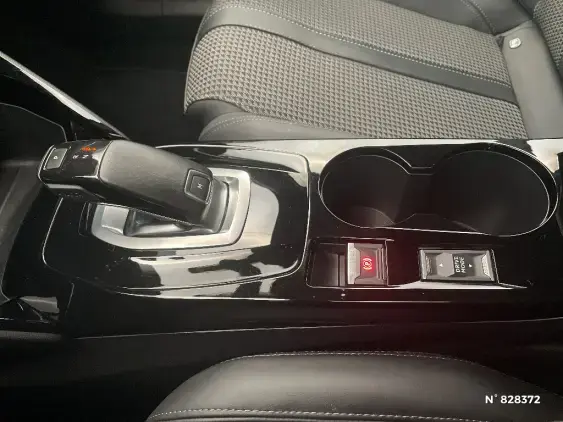 PEUGEOT 2008 II - voiture d'occasion - Photo 33