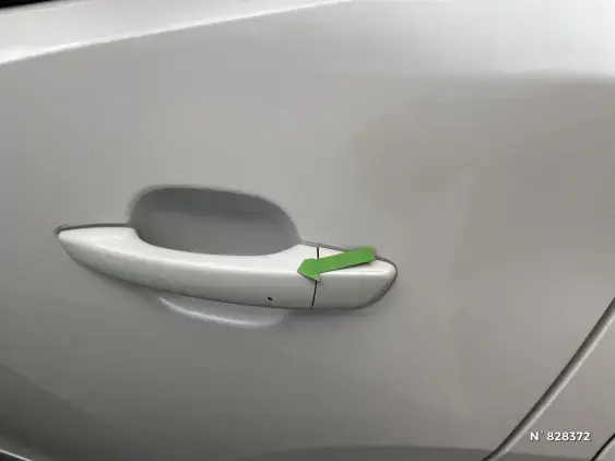 PEUGEOT 2008 II - voiture d'occasion - Photo 29