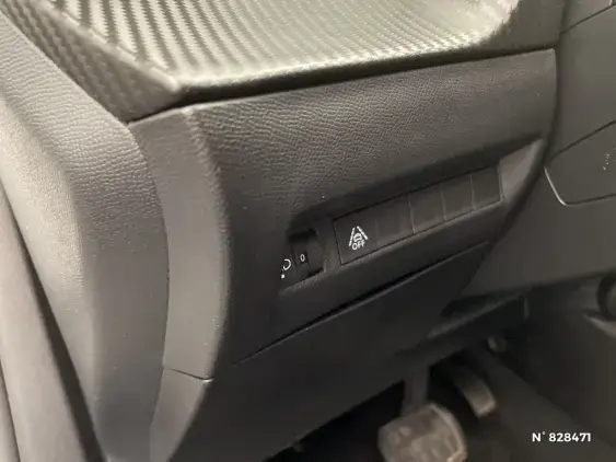 PEUGEOT 2008 ELECTRIQUE II - voiture d'occasion - Photo 15