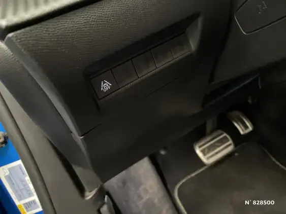 PEUGEOT 2008 II - voiture d'occasion - Photo 15