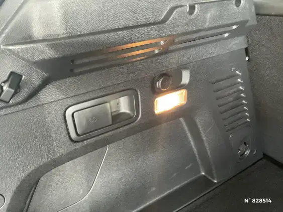 PEUGEOT 3008 II - voiture d'occasion - Photo 31