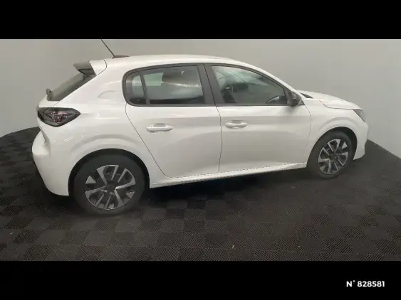 PEUGEOT 208 II - voiture d'occasion - Photo 5