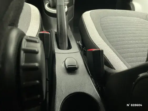 RENAULT TWINGO III - voiture d'occasion - Photo 31