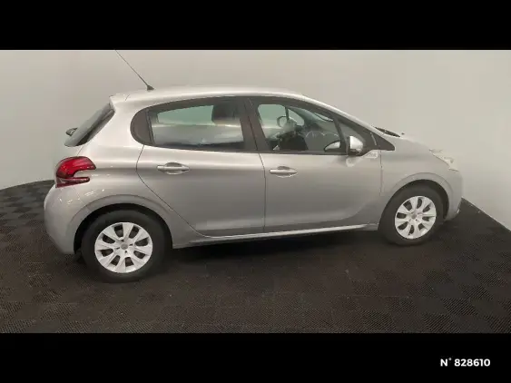 PEUGEOT 208 BUSINESS R II - voiture d'occasion - Photo 5