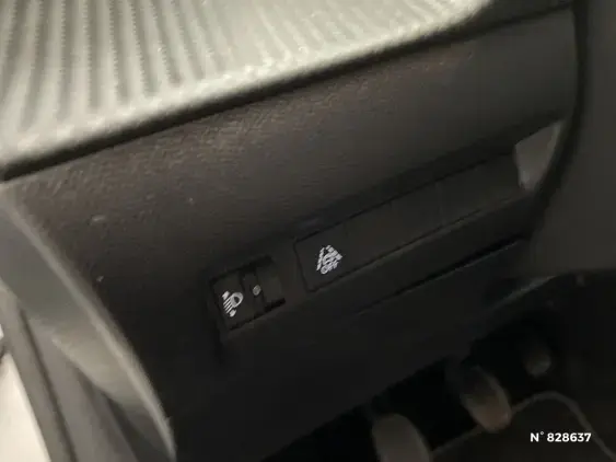 PEUGEOT 208 BUSINESS R II - voiture d'occasion - Photo 15