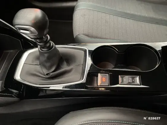 PEUGEOT 208 BUSINESS R II - voiture d'occasion - Photo 35