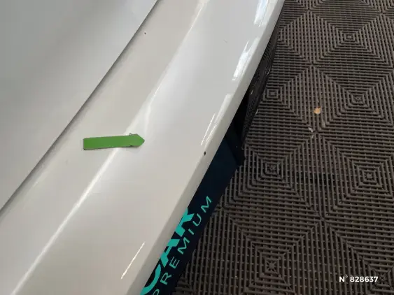 PEUGEOT 208 BUSINESS R II - voiture d'occasion - Photo 28