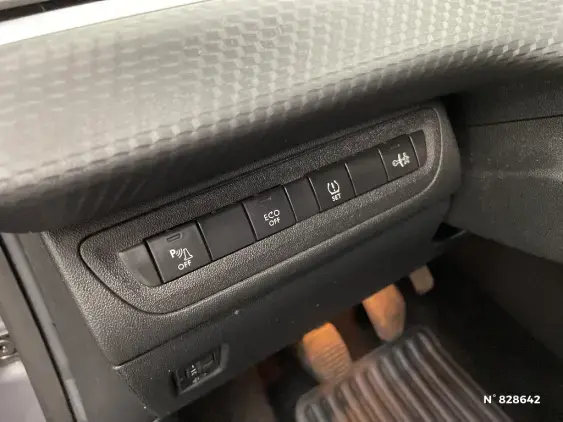 PEUGEOT 2008 - voiture d'occasion - Photo 15
