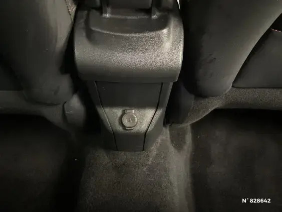 PEUGEOT 2008 - voiture d'occasion - Photo 33