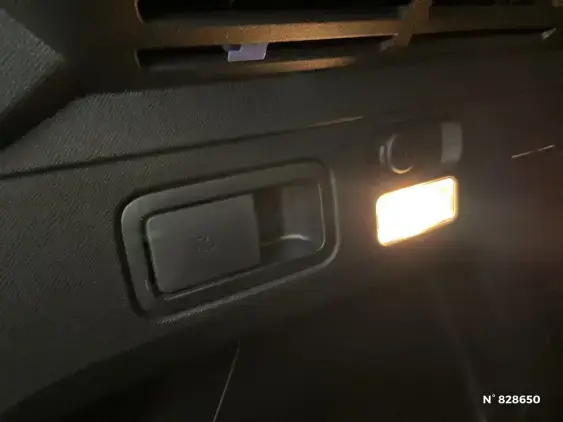 PEUGEOT 3008 II - voiture d'occasion - Photo 27