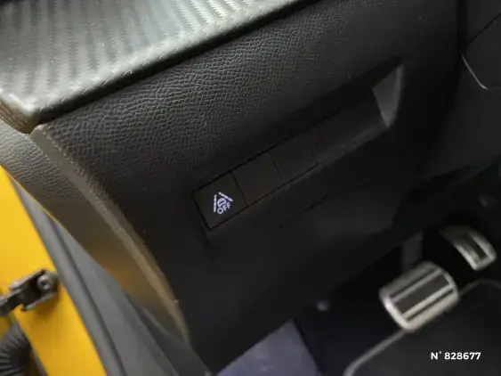 PEUGEOT 208 BUSINESS R II - voiture d'occasion - Photo 15