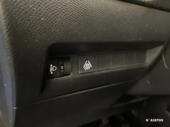 PEUGEOT 208 ELECTRIQUE II - voiture d'occasion - Photo 15