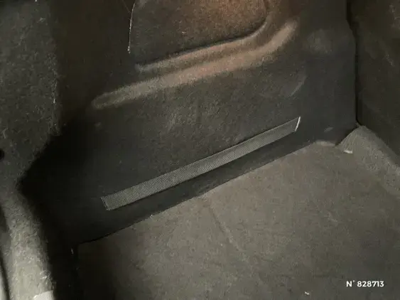 PEUGEOT 208 BUSINESS R II - voiture d'occasion - Photo 30