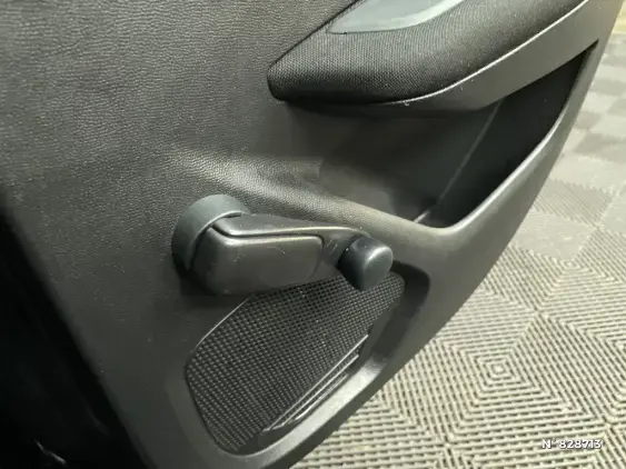 PEUGEOT 208 BUSINESS R II - voiture d'occasion - Photo 32