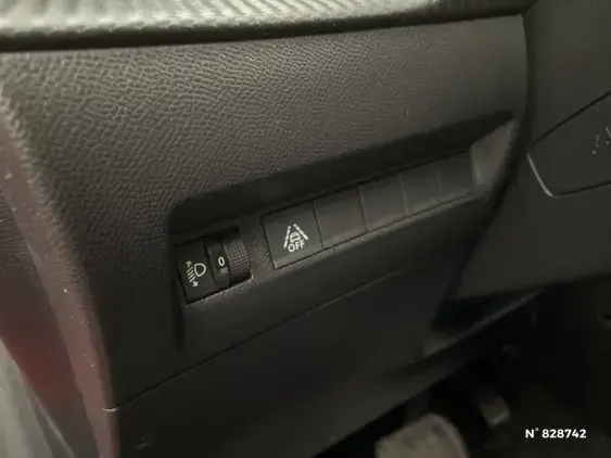 PEUGEOT 208 ELECTRIQUE II - voiture d'occasion - Photo 15