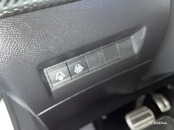 PEUGEOT 208 ELECTRIQUE II - voiture d'occasion - Photo 15