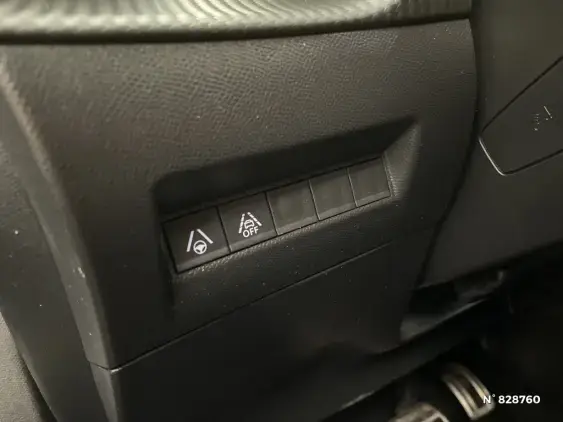 PEUGEOT 2008 II - voiture d'occasion - Photo 15