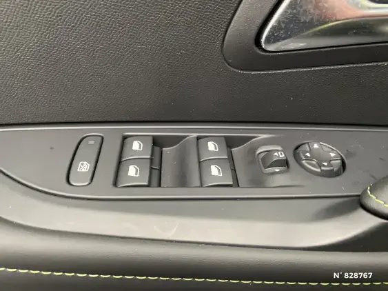 PEUGEOT 208 II - voiture d'occasion - Photo 15