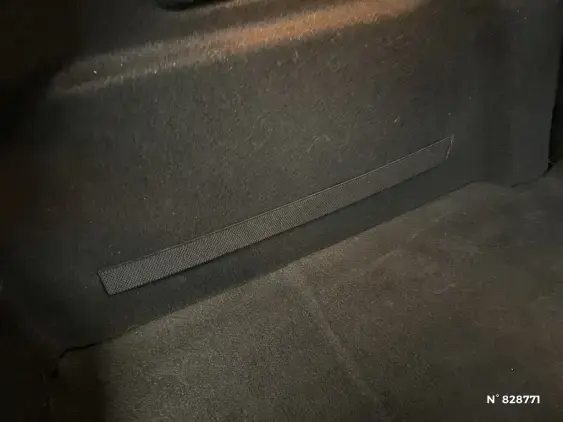 PEUGEOT 208 BUSINESS R II - voiture d'occasion - Photo 29