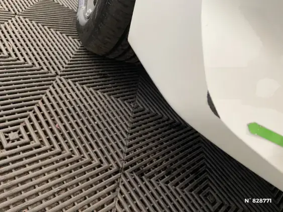 PEUGEOT 208 BUSINESS R II - voiture d'occasion - Photo 27