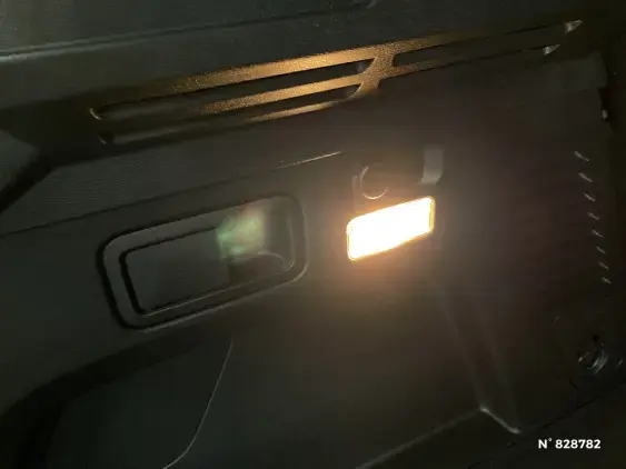 PEUGEOT 3008 II - voiture d'occasion - Photo 30