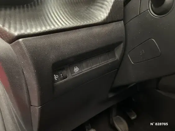 PEUGEOT 208 BUSINESS R II - voiture d'occasion - Photo 15