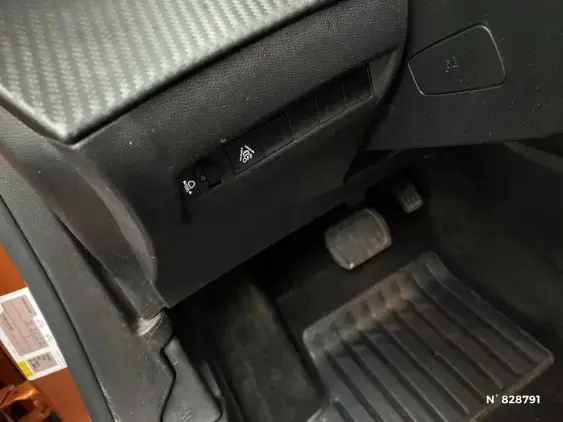 PEUGEOT 2008 ELECTRIQUE II - voiture d'occasion - Photo 15