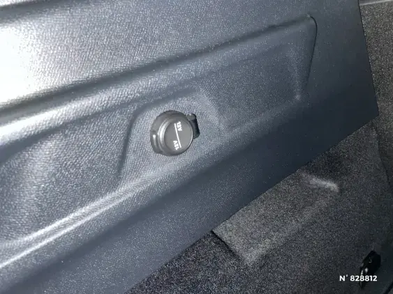 PEUGEOT 3008 III - voiture d'occasion - Photo 26