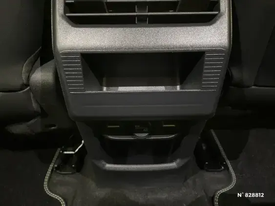 PEUGEOT 3008 III - voiture d'occasion - Photo 29