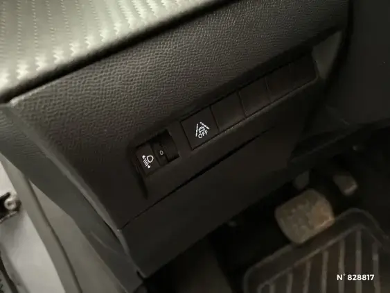 PEUGEOT 208 BUSINESS R II - voiture d'occasion - Photo 15